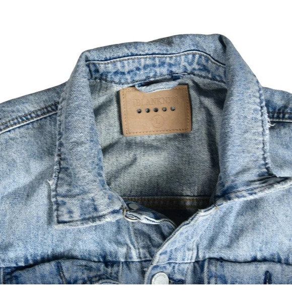 Blank NYC || Denim Jean Jacket Cropped Hem Classic Trucker Size Large - Picture 10 of 14